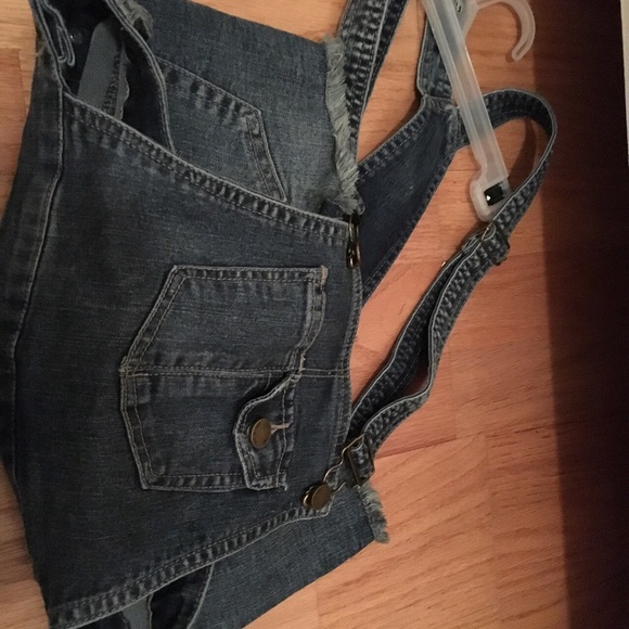 Overall - Picture 3 of 4